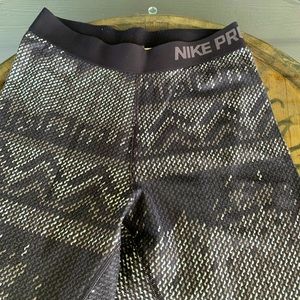 SZ SM Nike Pro pants